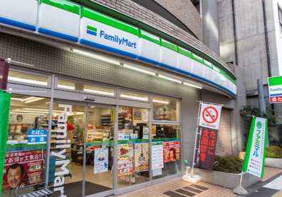 ファミリーマート 板橋駅桜通り店の画像1