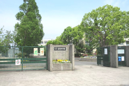 和泉市立富秋中学校の画像1