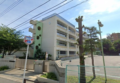 百合ヶ丘小学校の画像1
