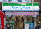 ファミリーマート アメ村三角公園前店