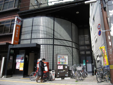 阪神尼崎駅前郵便局の画像1
