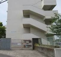 高石市立取石中学校の画像1