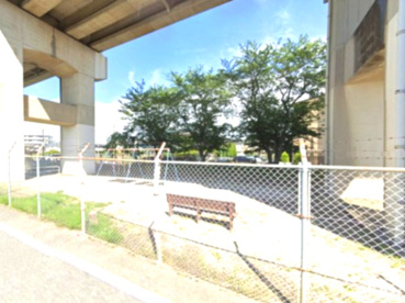 南2丁目（高架下）児童遊園の画像1