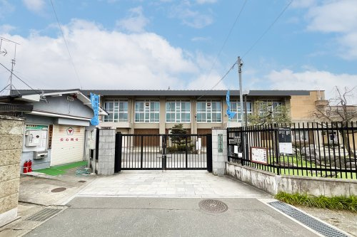 京都市立桂小学校の画像
