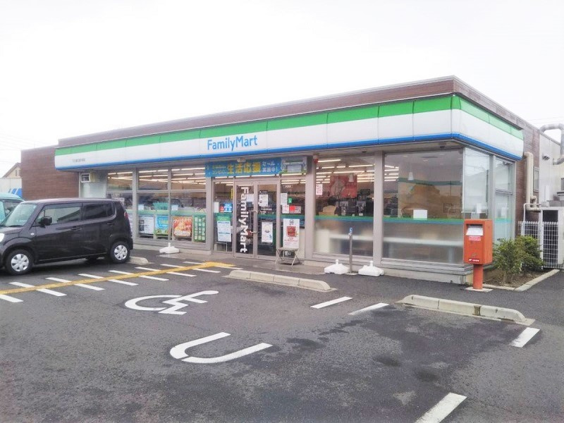 ファミリーマートTKS春日部牛島店の画像