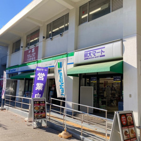 ファミリーマート 明大マート和泉店の画像1