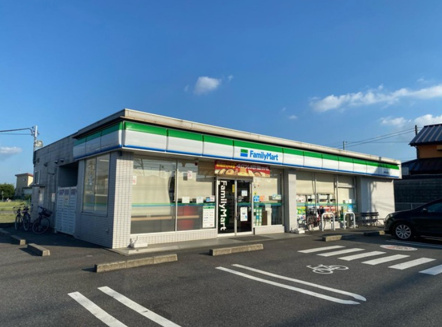 コンビニエンスストア ファミリーマート 若葉若松町店