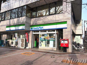 ファミリーマート久屋通店の画像1