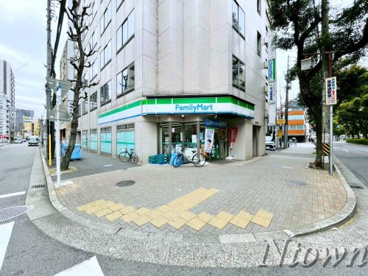 ファミリーマート 金山一丁目店の画像1