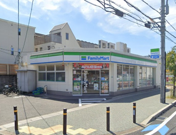 ファミリーマート 西宮里中町店の画像1