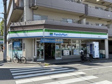 ファミリーマート 長居西店の画像1