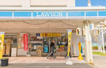 ローソン 本郷台駅前店の画像1
