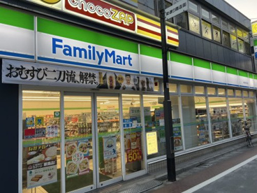 ファミリーマート　東長崎駅南店の画像1