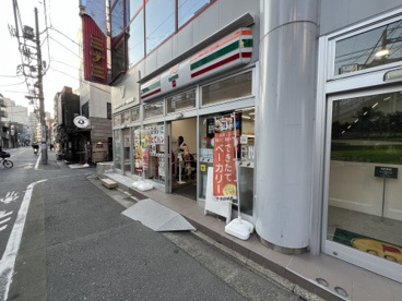 セブンイレブン学芸大学駅西口の画像1