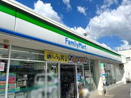 ファミリーマート 名東本通三丁目店の画像1