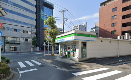 ファミリーマート 平沼一丁目店の画像1