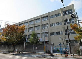 新金岡東小学校の画像1