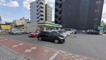 ファミリーマート 千葉本町二丁目店の画像1