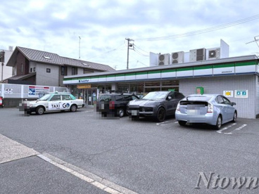 ファミリーマート　城西病院前店の画像1