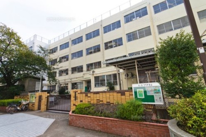 中野区立塔山小学校の画像1