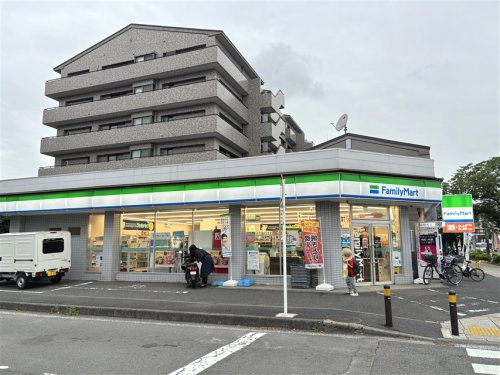 ファミリーマート 横浜本牧通り店