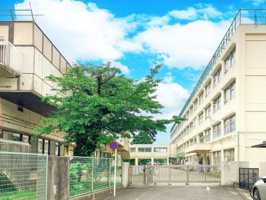 世田谷区立駒留中学校の画像