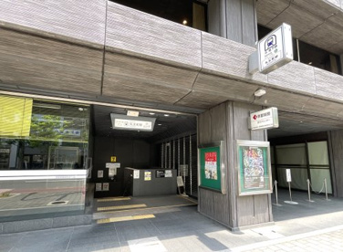 地下鉄烏丸線【丸太町駅】⑦番出入口の画像1