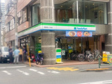 ファミリーマート 西新宿三丁目店