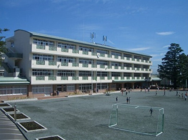狛江市立緑野小学校の画像1