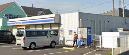 ローソン 八潮中央二丁目店の画像1
