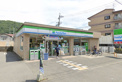コンビニエンスストア ファミリーマート 川西でざいけ店