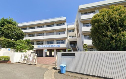 秦野市立鶴巻中学校の画像1
