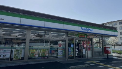ファミリーマート 鴻巣富士見店の画像1