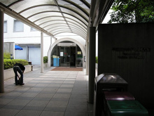 戸山図書館