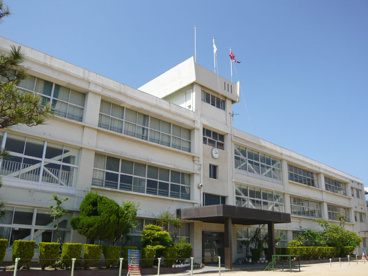 伊丹市立 天神川小学校の画像2