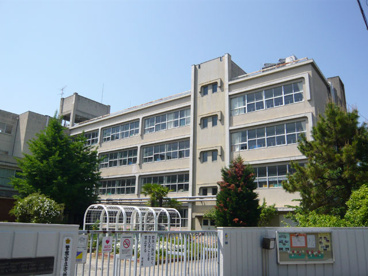 伊丹市立 花里小学校の画像2