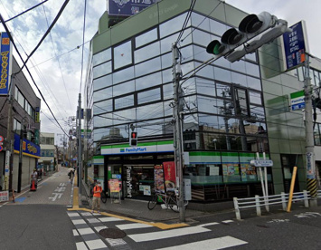 ファミリーマート 久我山駅南店の画像1