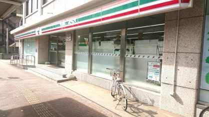 セブンイレブン 三鷹中央通り店の画像1