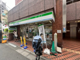 ファミリーマート 都立大学駅前店