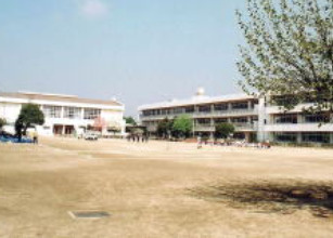 館林市立第五小学校の画像1