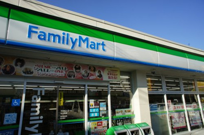 ファミリーマート木川西店の画像1