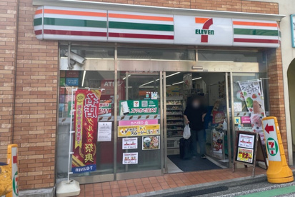 セブンイレブン 横浜白楽駅前店の画像1