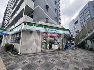 ファミリーマート 新大阪駅東口店の画像1