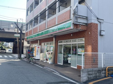 ローソンストア100 淀川十三本町店の画像1