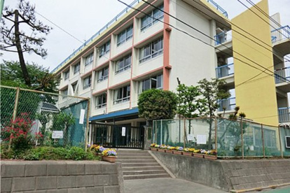 三鷹市立大沢台小学校の画像1
