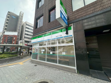 ファミリーマート 谷町三丁目店の画像1