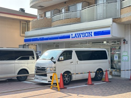 ローソン 新羽駅前店