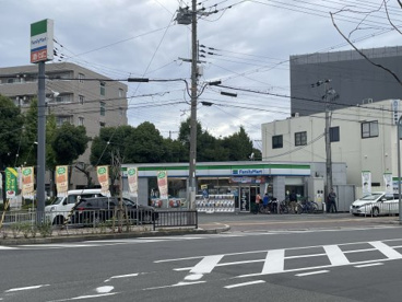 ファミリーマート 南吹田五丁目店の画像1