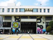 世田谷区立烏山図書館