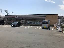 セブンイレブン 川崎布田店の画像1